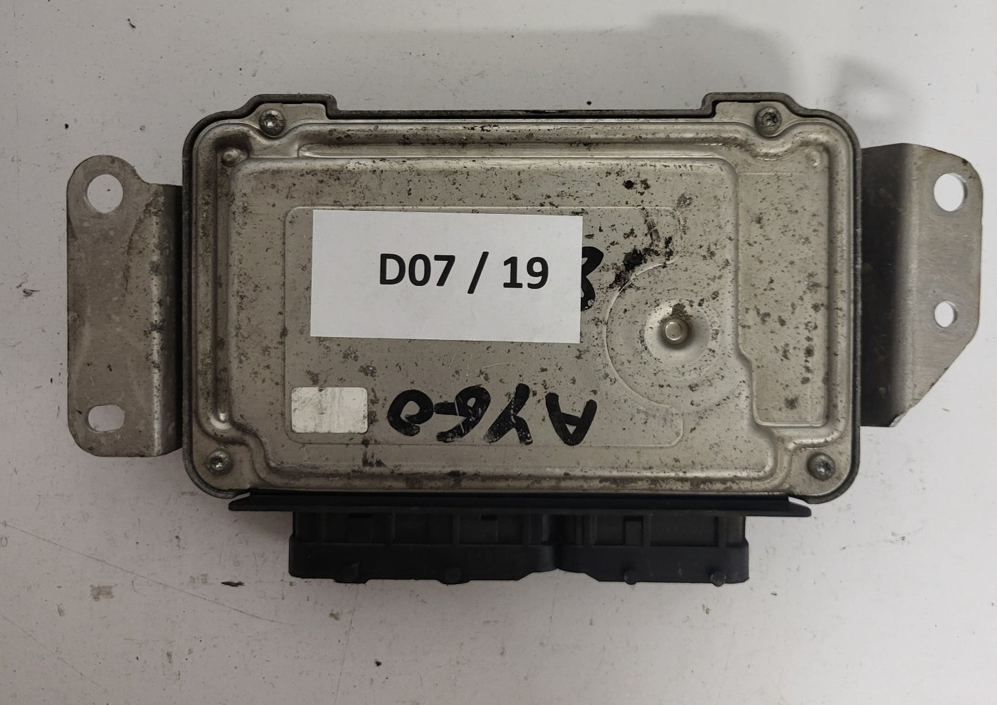 TOYOTA AYGO ECU / 0261S04464 / 89661-0H070 / 1KR-FE / BOSCH