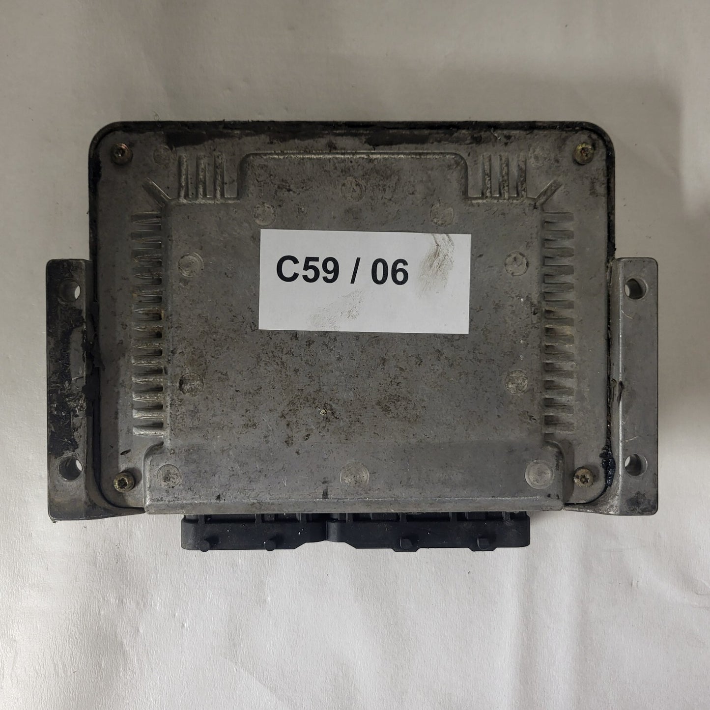 FIAT PUNTO 188 1.9 JTD ECU / 0281001955 / 46534156 / BOSCH