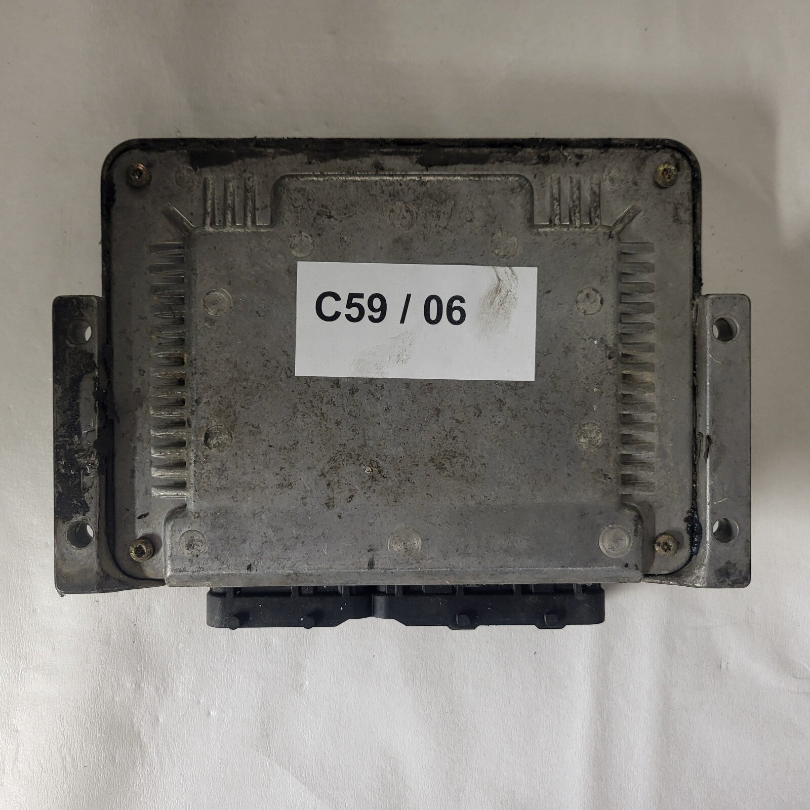 FIAT PUNTO 188 1.9 JTD ECU / 0281001955 / 46534156 / BOSCH