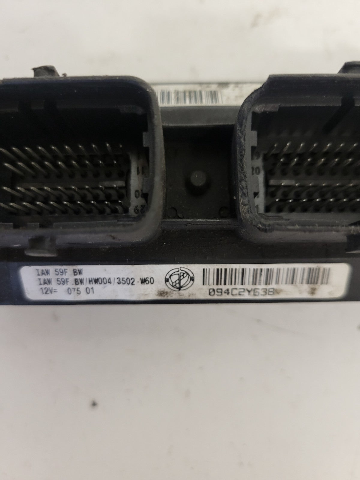 FIAT PALIO ECU / IAW 59F.BW / HW004 / 46810496 / DAMAGED PLUG