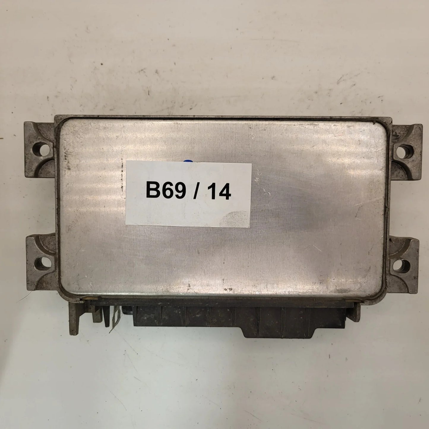 Fiat Punto 1.1 ECU / IAW 16F.EB / 7795574 / 61602.063.01 / MAGNETI MARELLI