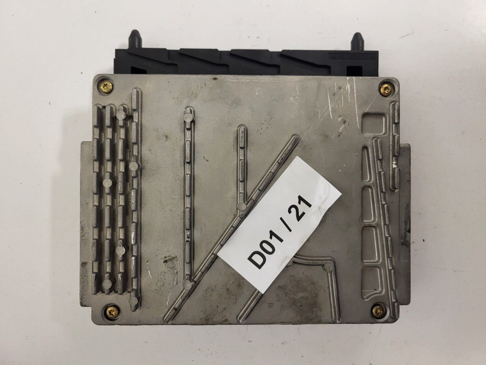 VOVLO V70 ECU / 0281010319 / 28SA5360 / BOSCH