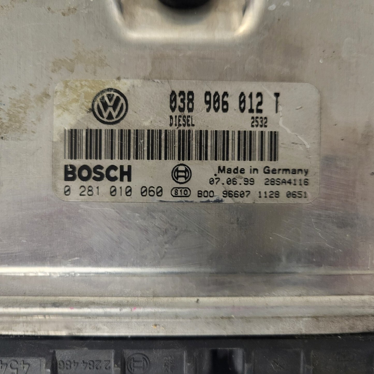 SEAT TOLEDO 1.9 TDI ECU / 0281010060 / 038906012T / BOSCH