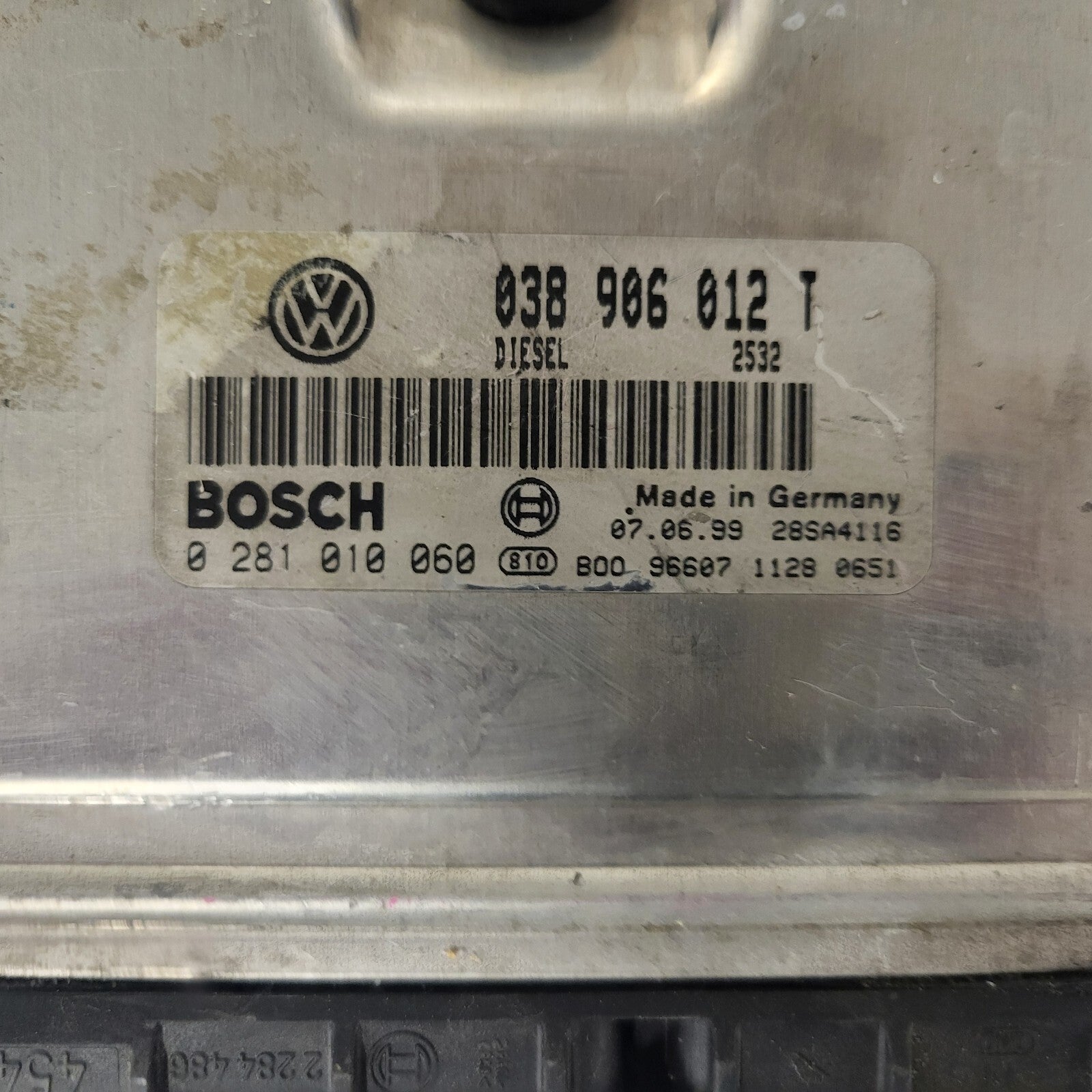 SEAT TOLEDO 1.9 TDI ECU / 0281010060 / 038906012T / BOSCH