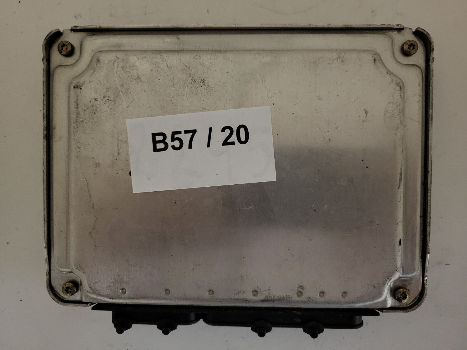 VW POLO 1.4 ECU / 030906032AP / 0261206751 / BOSCH