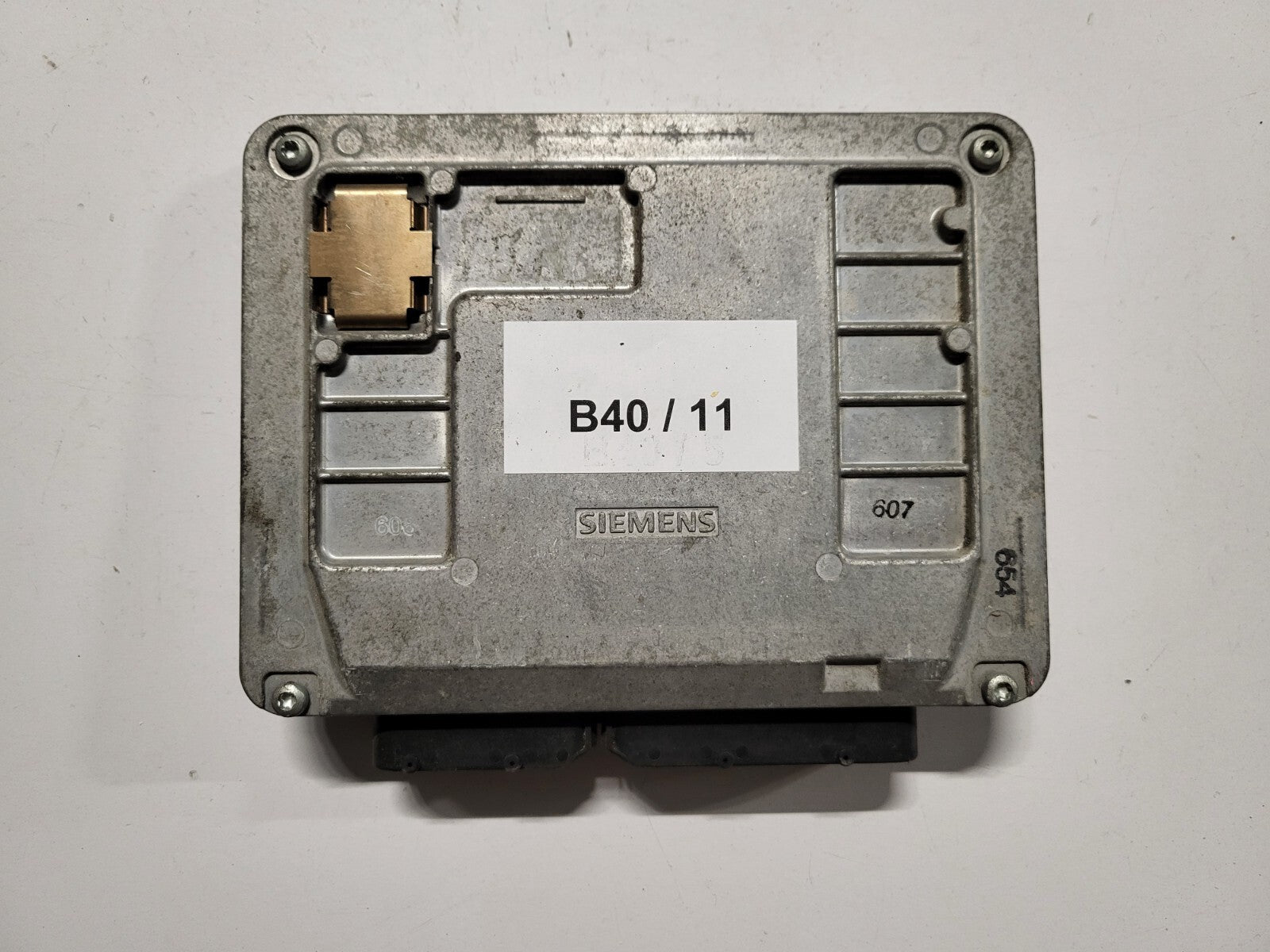 SEAT IBIZA ECU / 03E906033P / 5WP44304 07 / SIEMENS