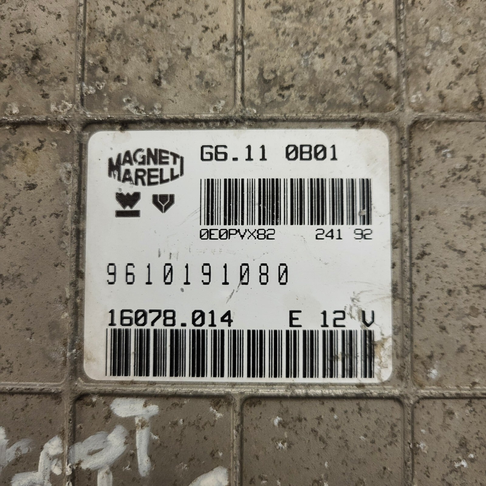 Citroen Peugeot PSA ECU / G6.11 / 16078.014 / 9610191080 / MAGNETI MARELLI 