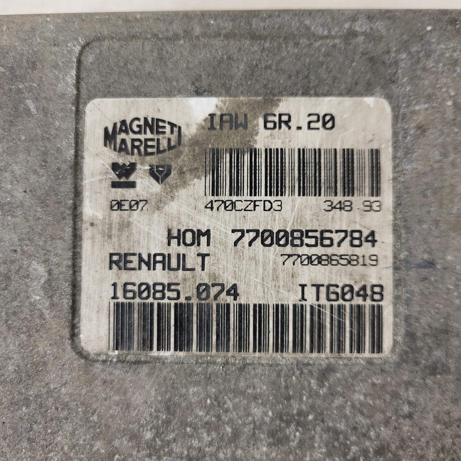 Renault ECU / 7700856784 / IAW 6R.20 / 7700865819 / 16085.074 / MAGNETI MARELLI