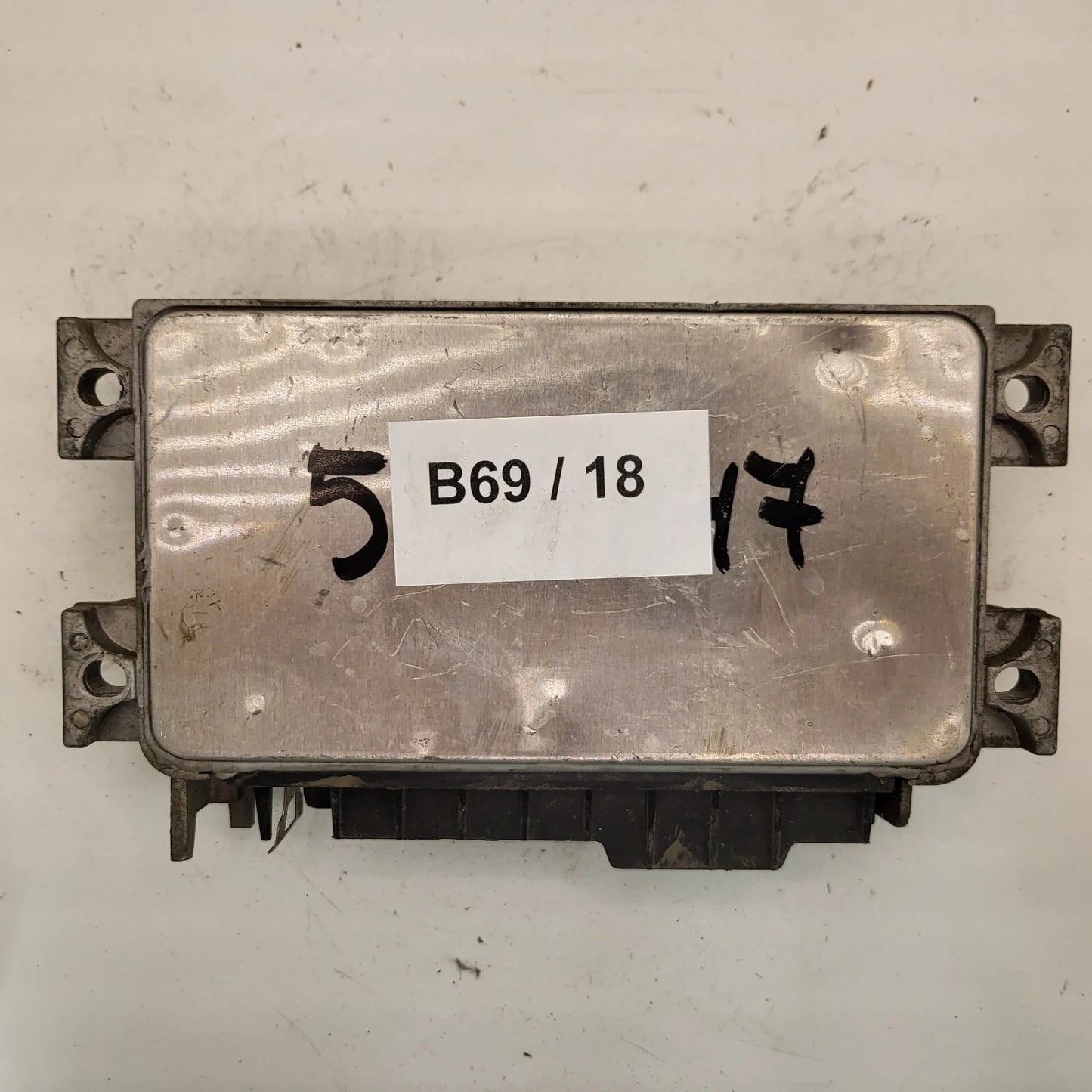 Fiat Punto 1.1 ECU / IAW 16F.EB / 7795574 / 61602.063.01 / MAGNETI MARELLI