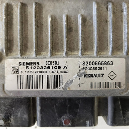 RENAULT MEGANE SCENIC ECU / S122326109A / 8200565863 / 8200592611 SID301 SIEMENS