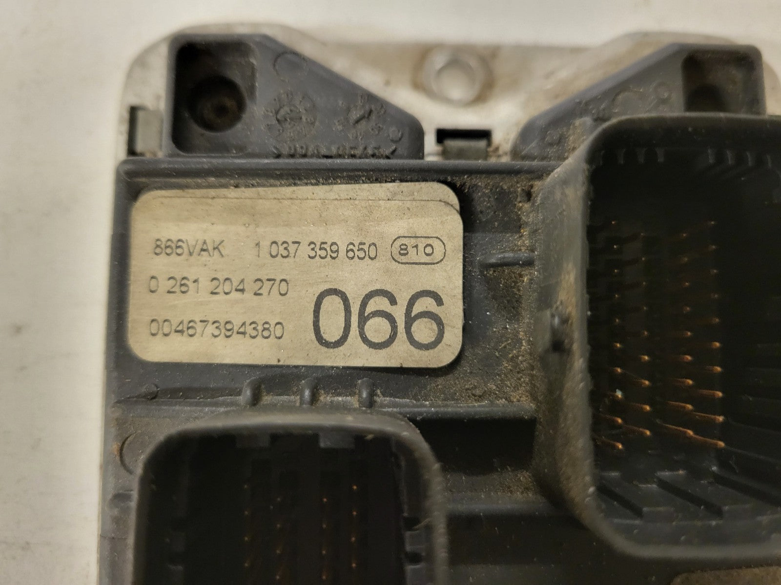 ALFA ROMEO 156 2.0 TS ECU / 0261204270 / 1037359650 / 866VAK / 00467394380