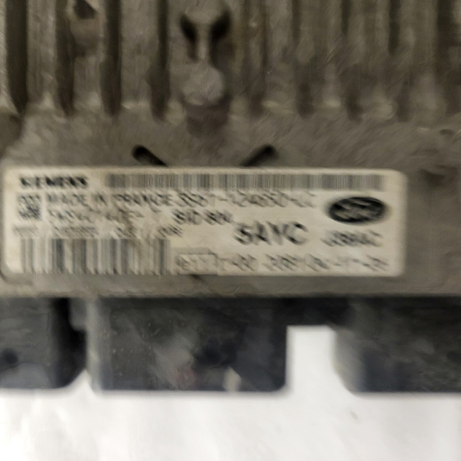 FORD FIESTA ECU / 3S61-12A650-LC / 5WS40140E-T / 5AYC / SID804 / J38A SIEMENS