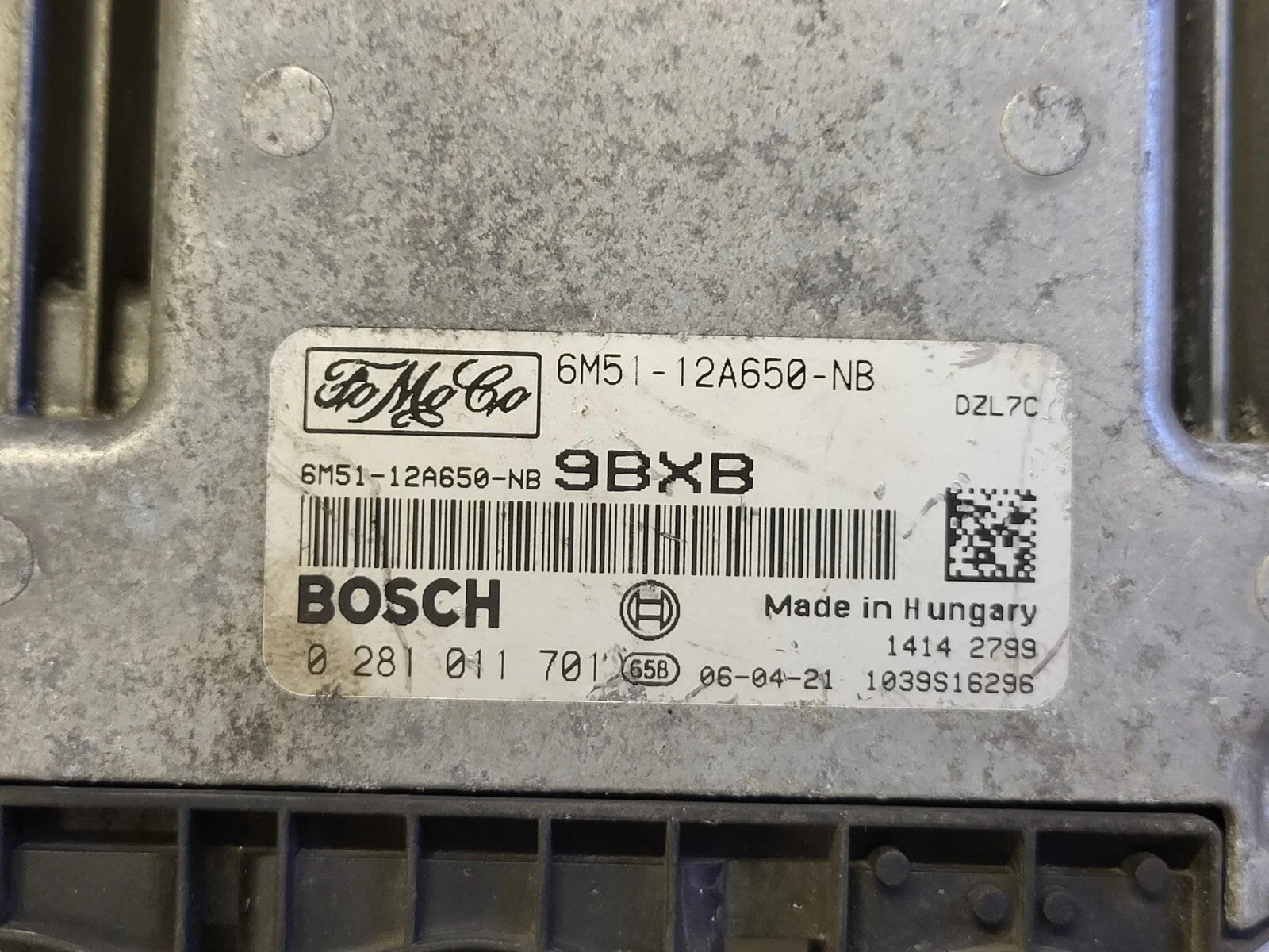 FORD ECU / 0281011701 / 6M51-12A650-NB / 9BXB / 1039S16296 / BOSCH