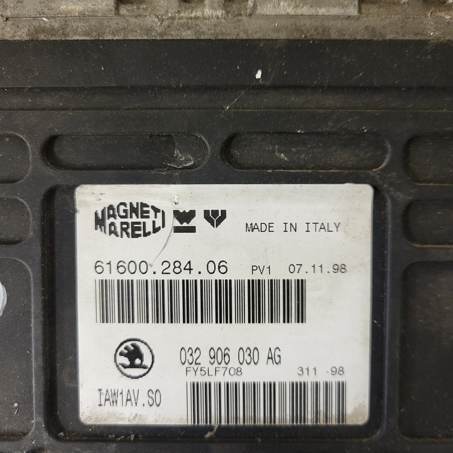 ŠKODA FELICIA ECU / 032906030AG / 61600.284.06 / IAW 1AV.SO MAGNETI MARELLI
