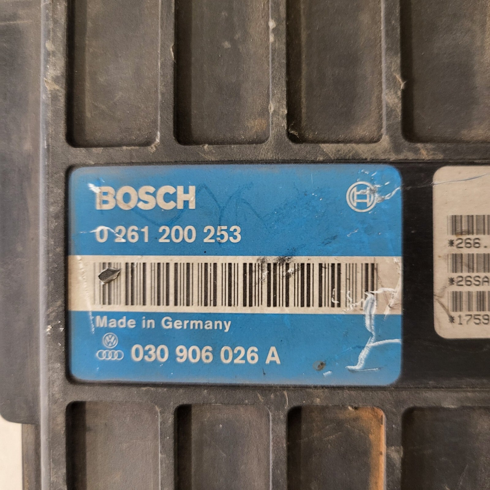 VW VOLKSWAGEN POLO 1.0 ECU / 0261200253 / 030906026A / BOSCH 