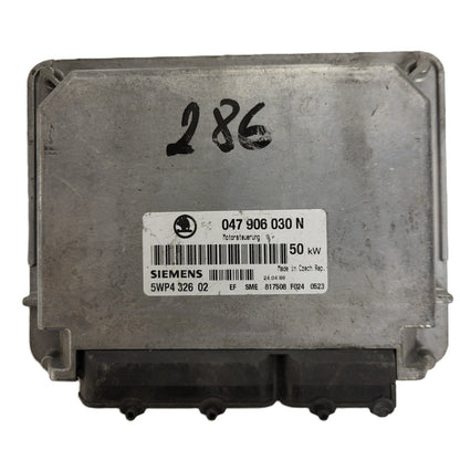 ŠKODA FELICIA ECU / 047906030N / 5WP4326 02 / SIEMENS