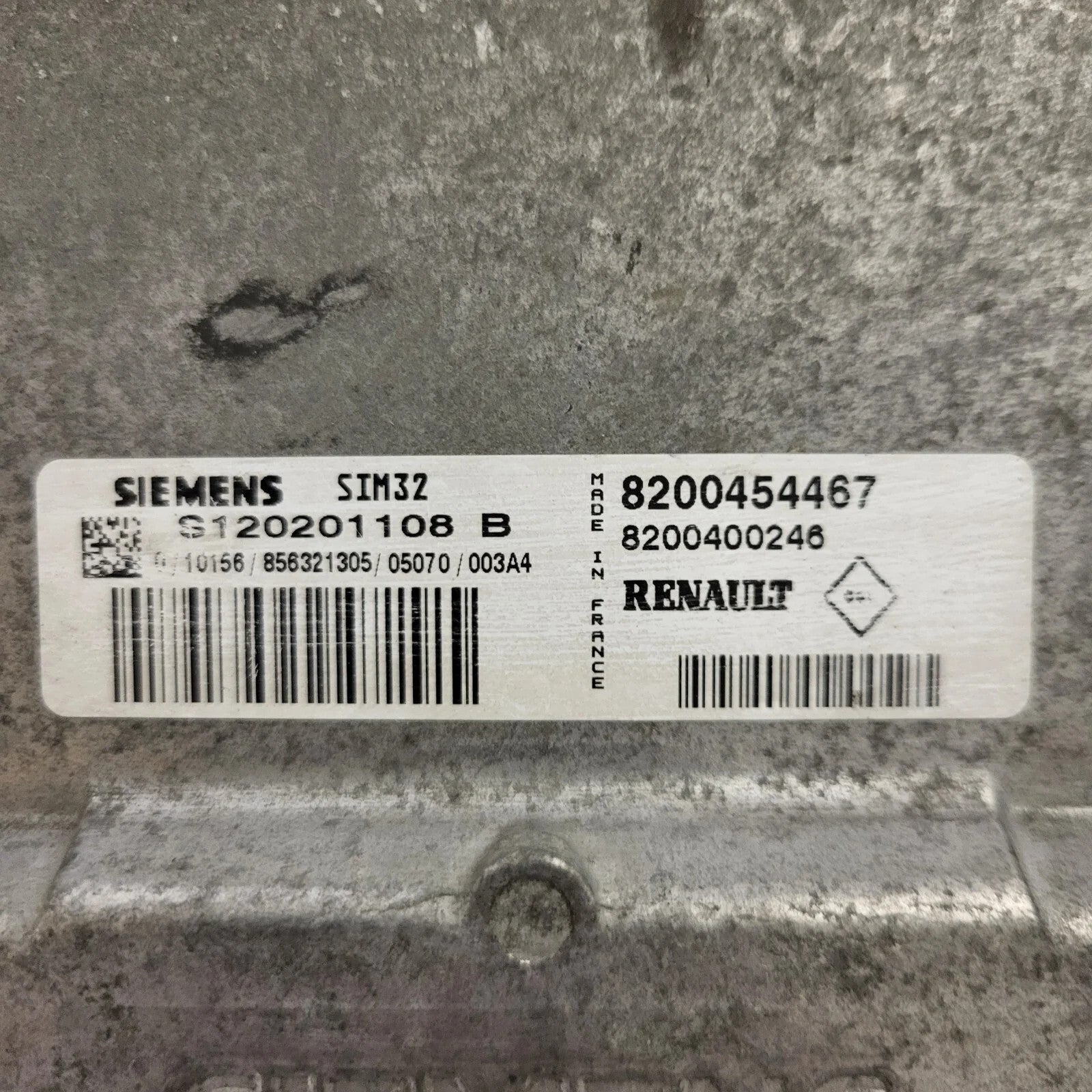 RENAULT CLIO ECU / S120201108B / S120201108 / 8200454467 / 8200400246 / SIM32 /