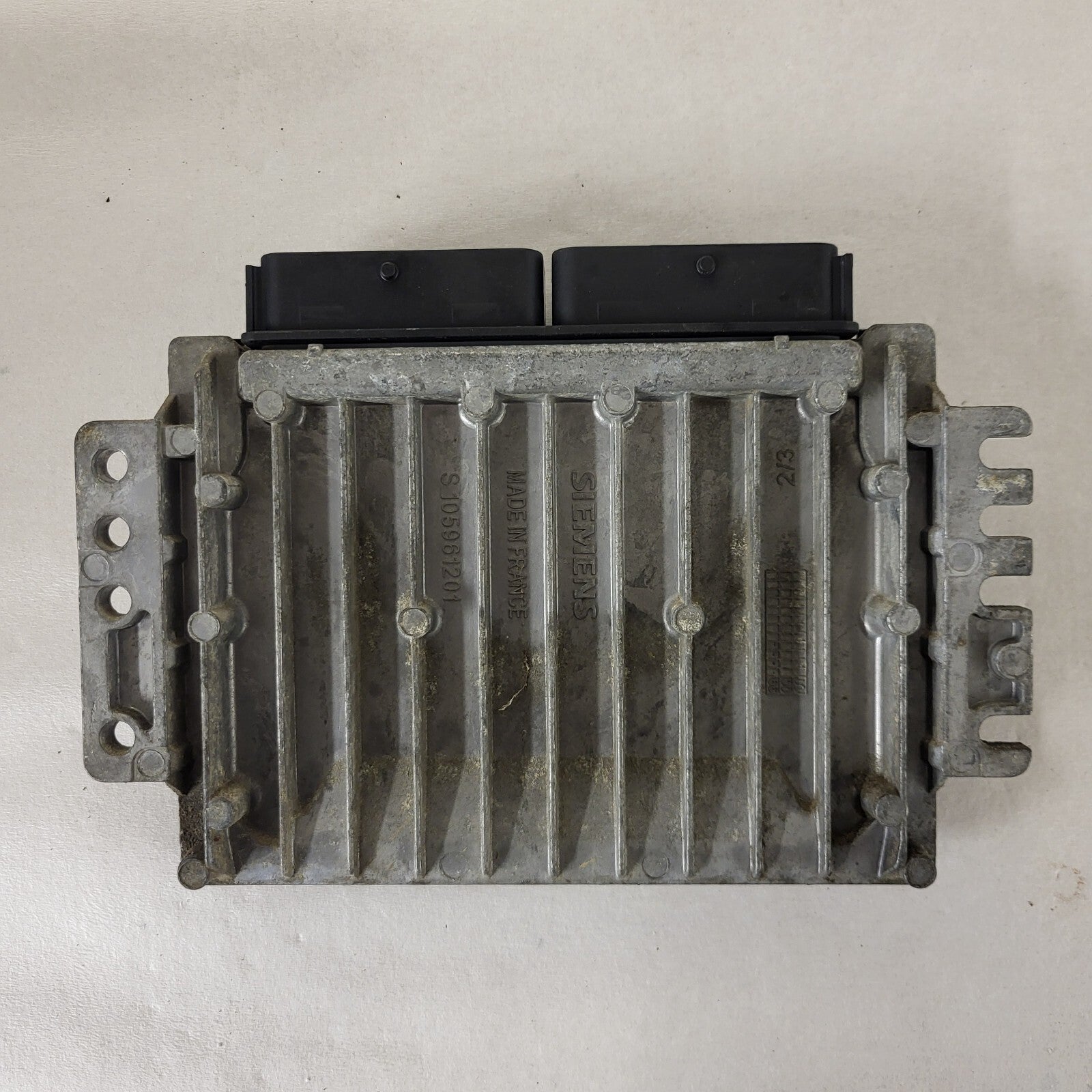 Renault ECU / S110030304C / 7700115097 / 7700110471 / S110030304 / SIRIUS 2 / SI