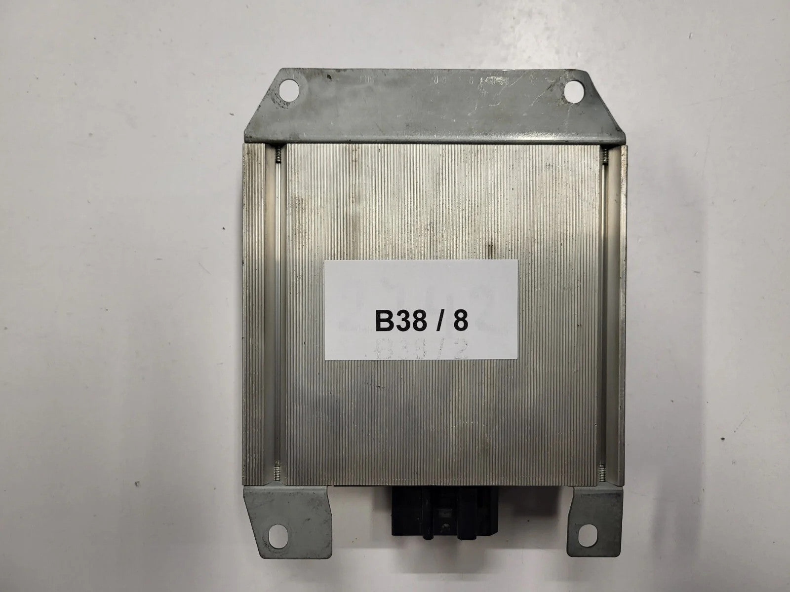 AUDI AMPLIFIER APLIFICATORE / 8E9035223 / HARMAN