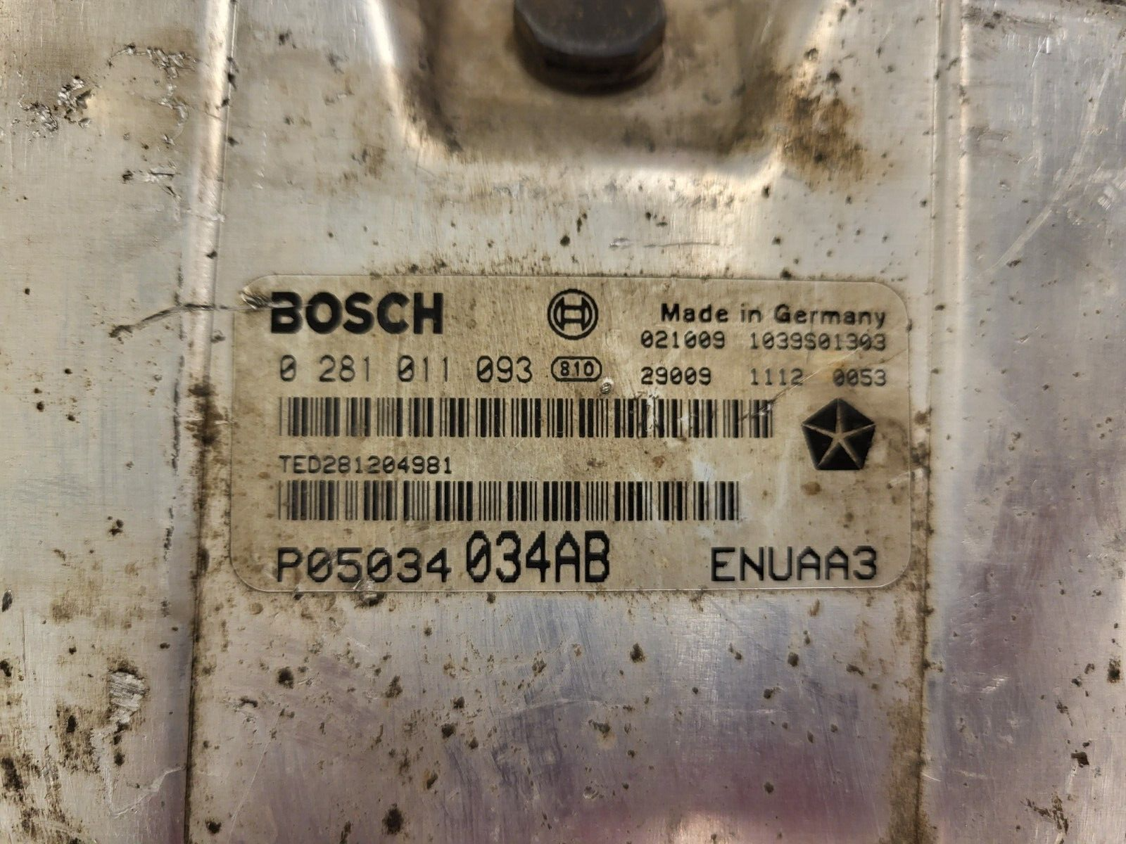 CHRYSLER ECU / 0281011093 / P05034034AB / BOSCH