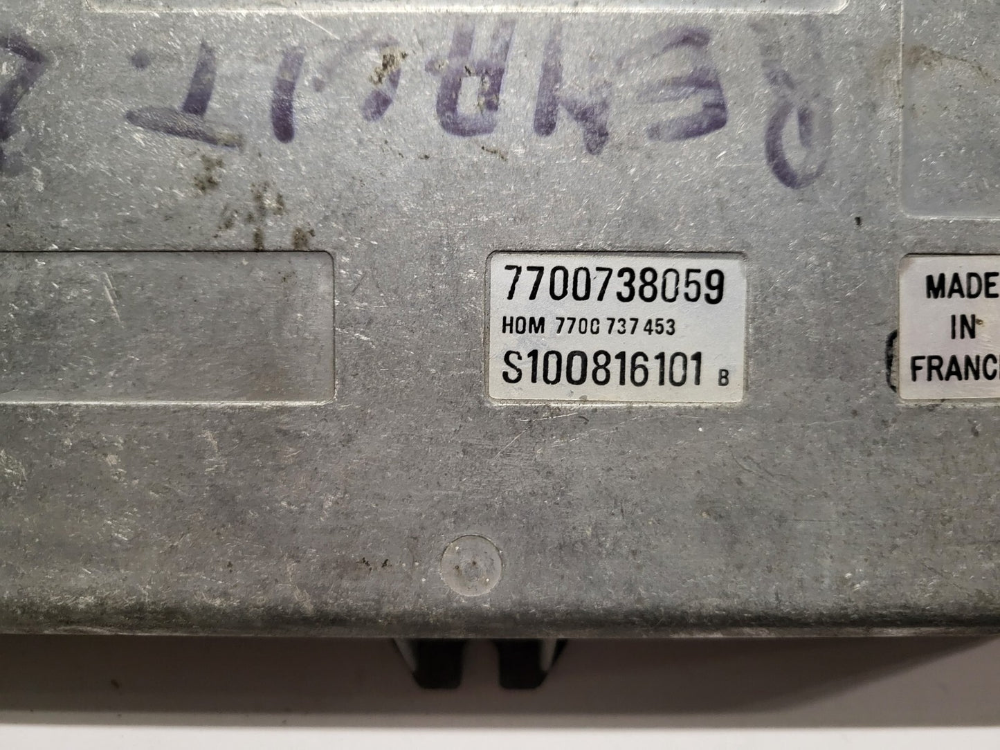 Renault 25 ECU / 7700738059 / 7700737453 / S100816101B / S100816101