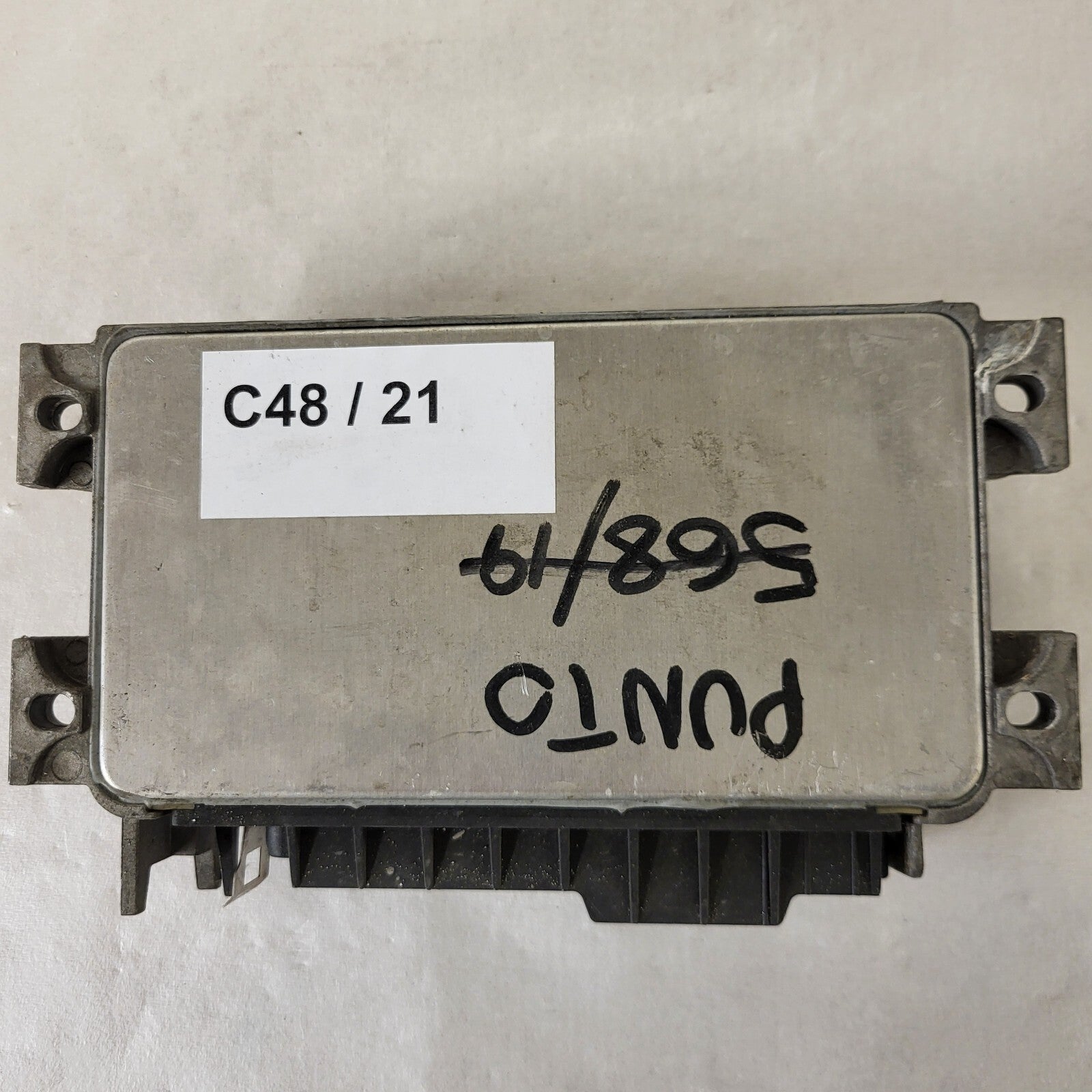 Fiat Punto 1.1 ECU / 46467018 / IAW 16F.EB / 61602.063.02 / MAGNETI MARELLI