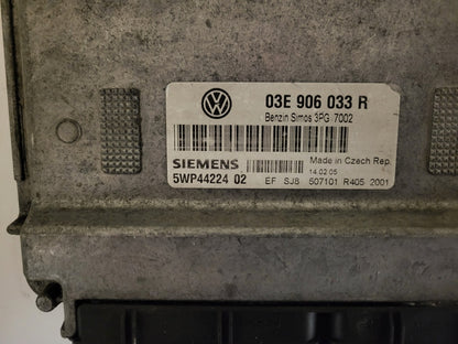 VW POLO SEAT IBIZA ECU / 03E906033R / 5WP44224 02 / 3PG 7002 / SIEMENS