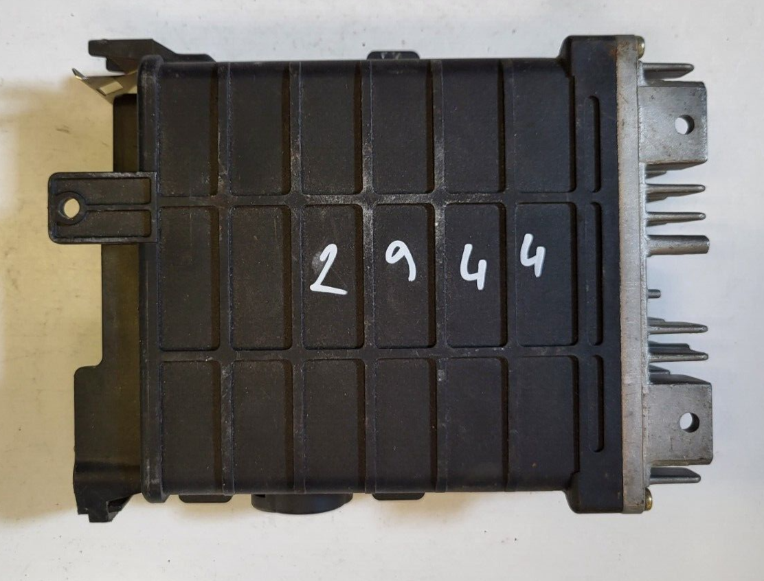 AUDI 80 B4 ECU / 0261200745 / 443907311F / 26SA1994 / BOSCH