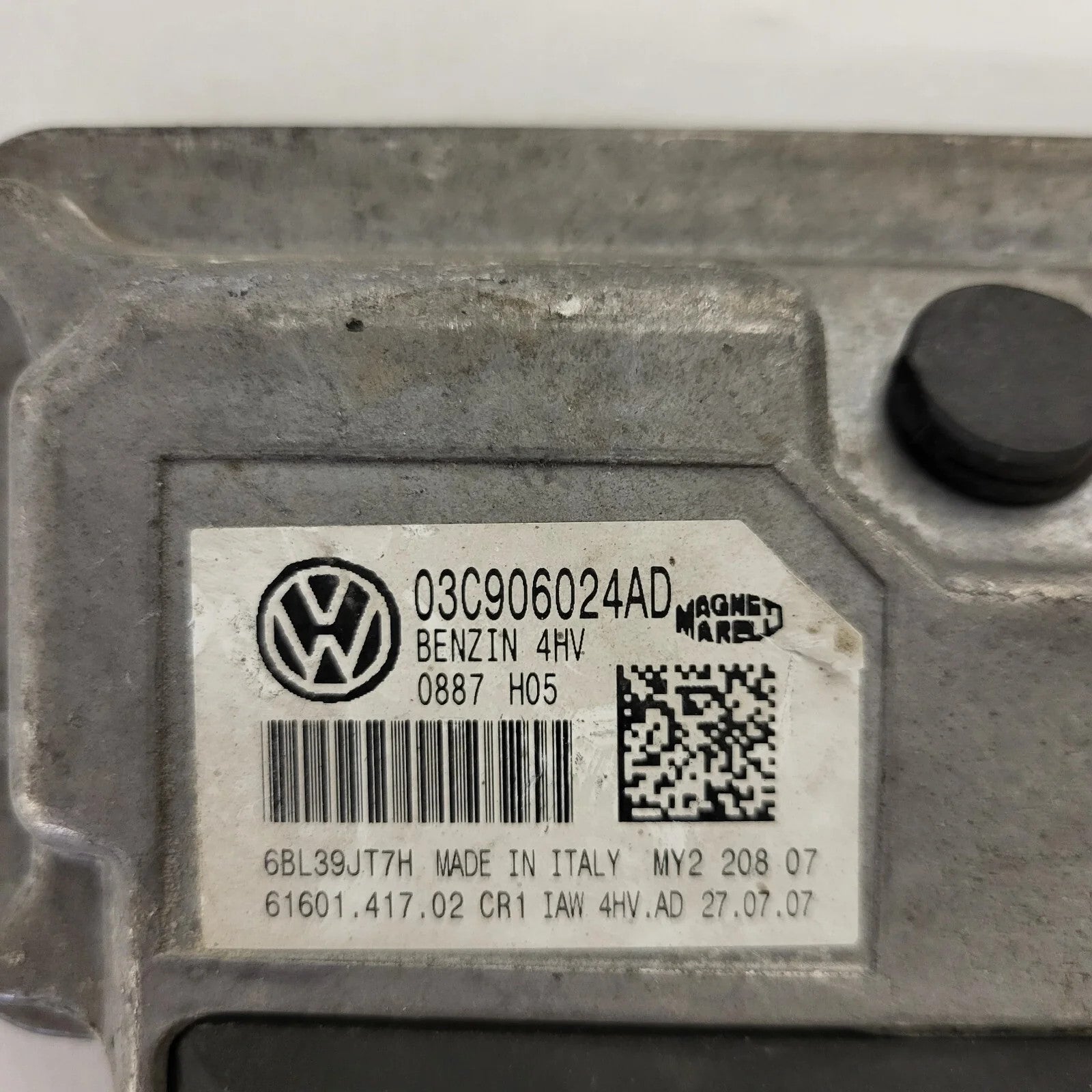 VW POLO ECU / 03C906024AD / 4HV / IAW 4HV.AD / 61601.417.02 / MAGNETI MARELLI