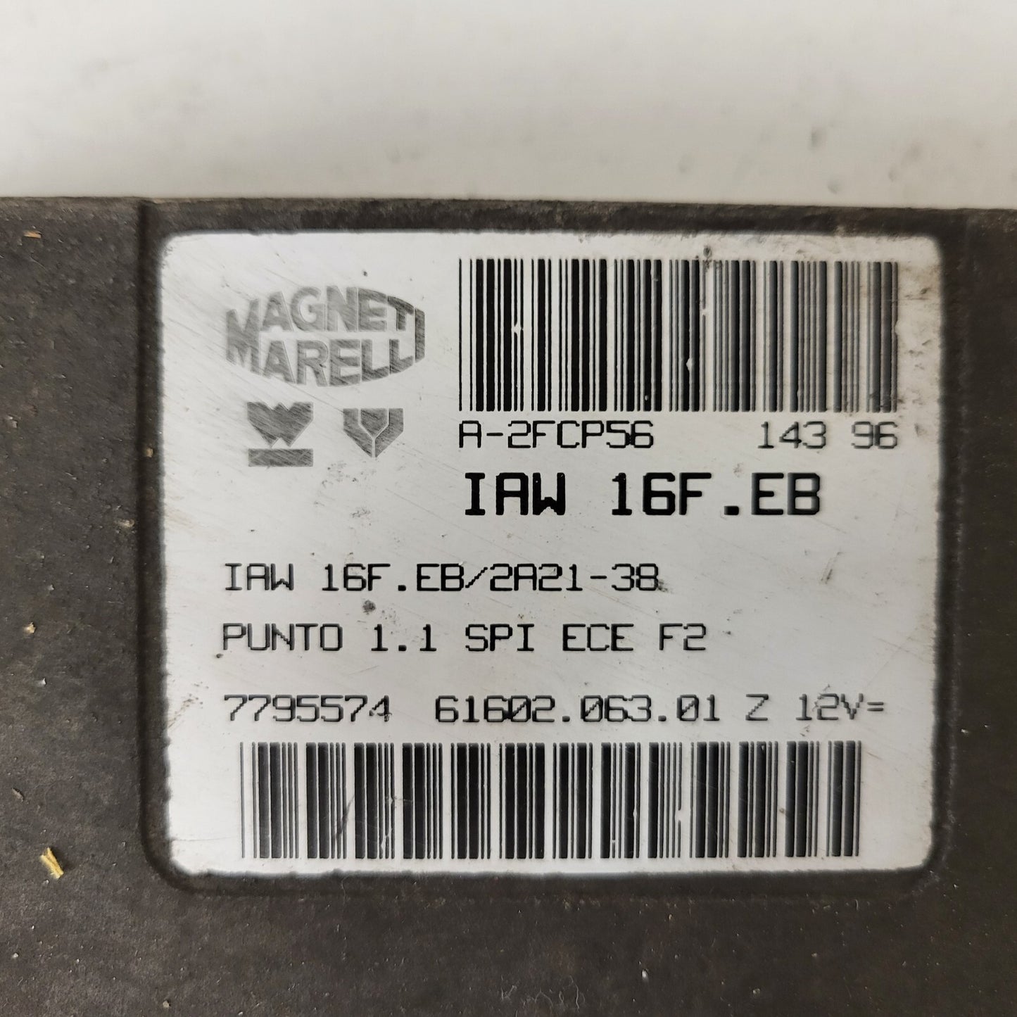 Fiat Punto 1.1 ECU / IAW 16F.EB / 7795574 / 61602.063.01 / MAGNETI MARELLI