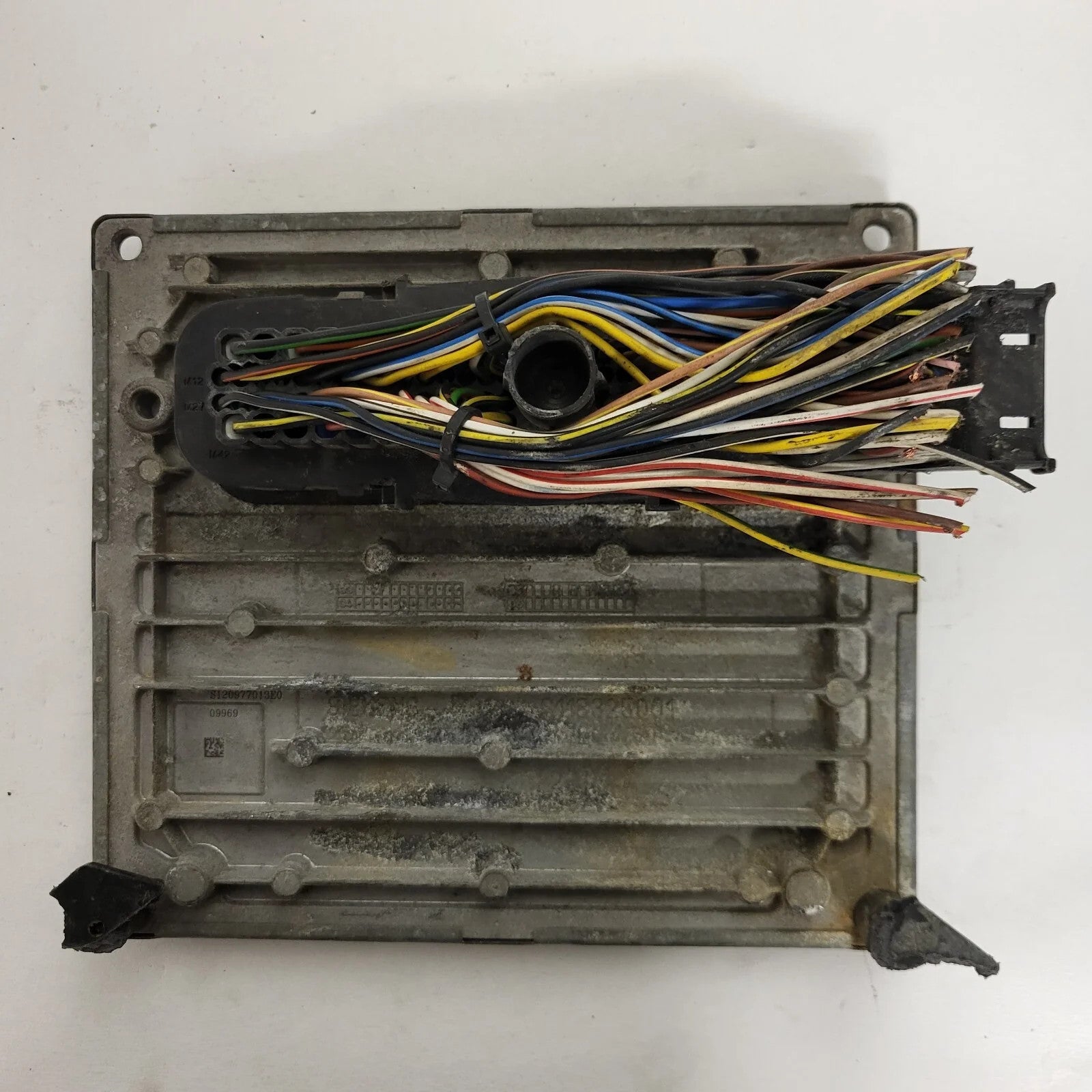 FORD FIESTA ECU / 4S61-12A650-NC / S120977013E / 3BTC / SIM210 / J38AC / S120977