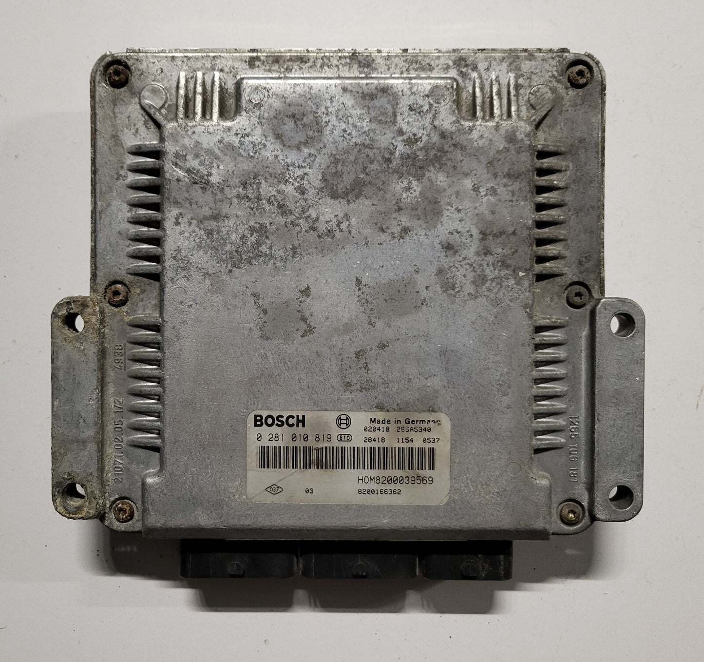 RENAULT ECU / 0281010819 / 8200039569 / 8200166362 / BOSCH