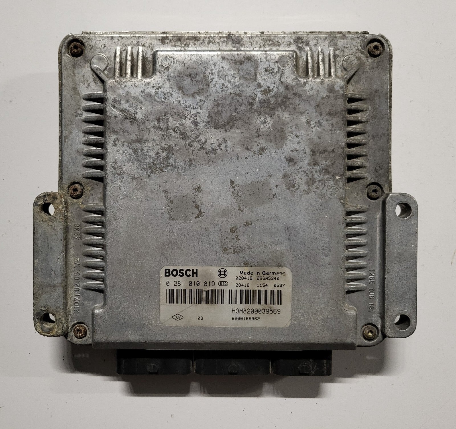 RENAULT ECU / 0281010819 / 8200039569 / 8200166362 / BOSCH