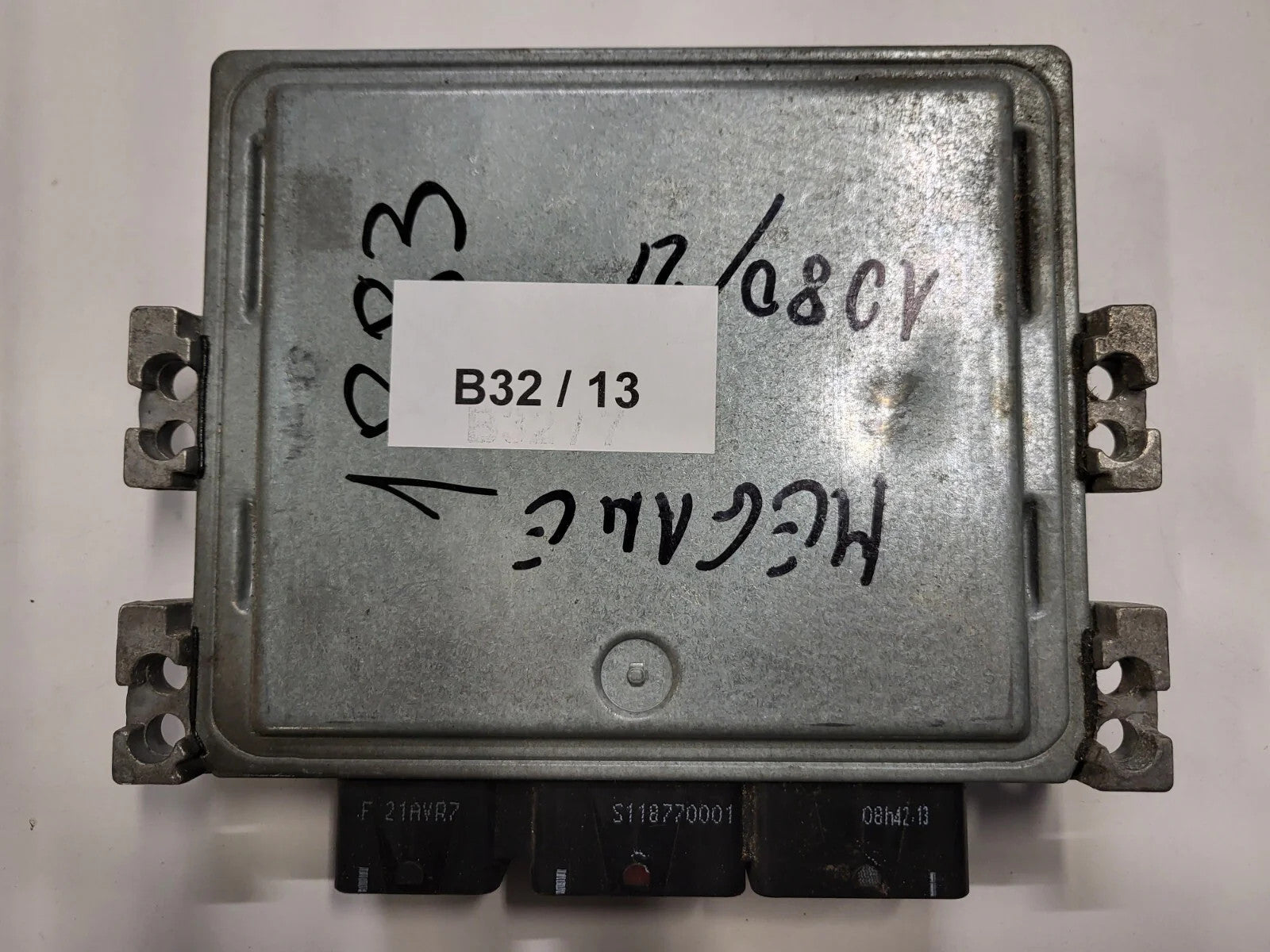 Renault ECU / S122326111A / S122326111 A / 8200766462 /8200592611 / SIEMENS