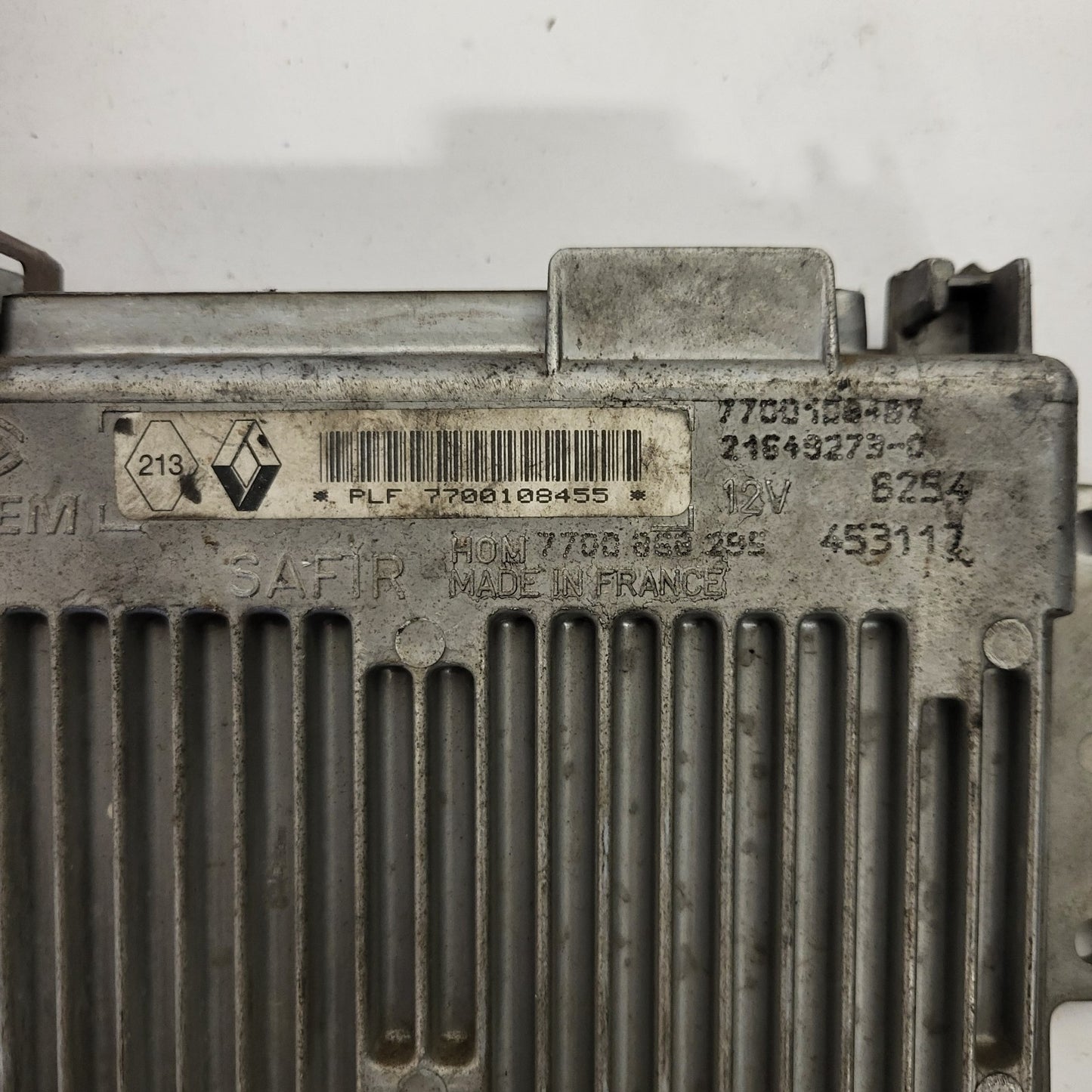 RENAULT ECU / 21549273-0 / 7700108455 / 7700108487 / 7700868295 / SAFIR