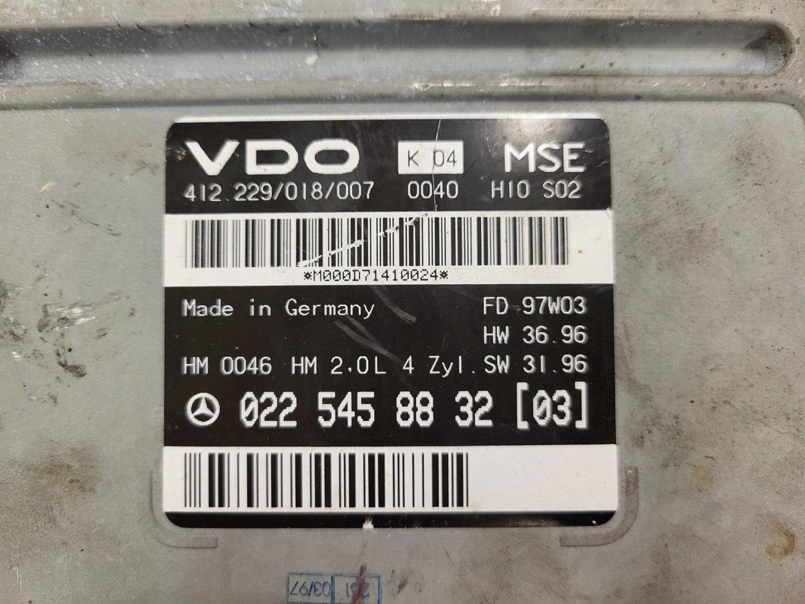 MERCEDES ECU / 0225458832 / 022 545 88 32 / 412.229/018/007 / VDO