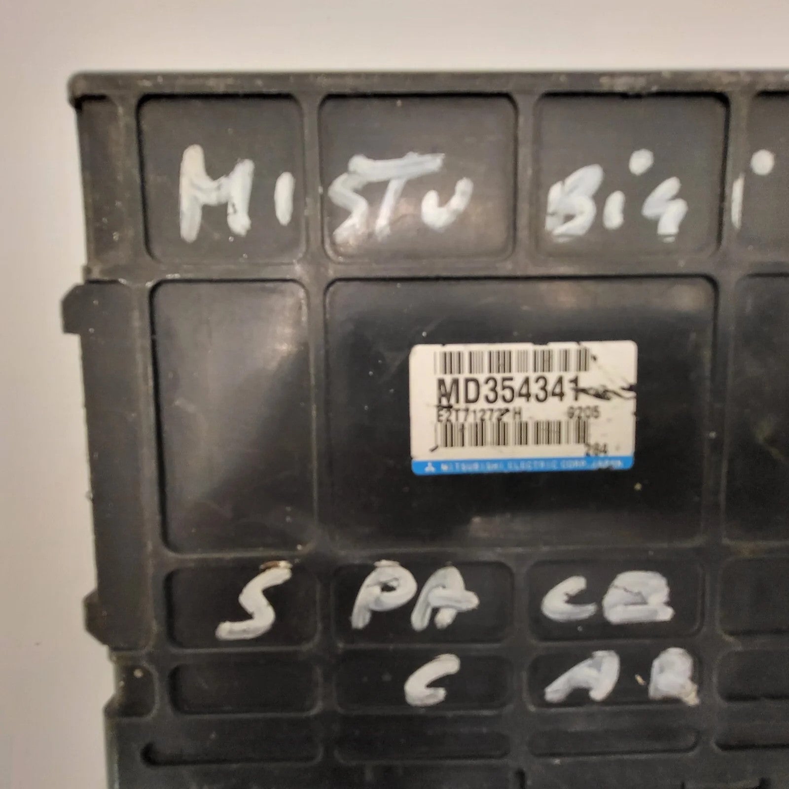 MITSUBISHI SPACE STAR ECU / MD354341 / E2T71272H