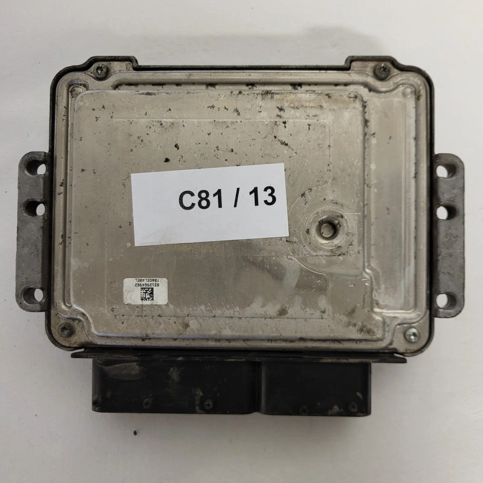 FIAT STILO 1.9 JTD ECU /0281013672 / 51798000 / BOSCH