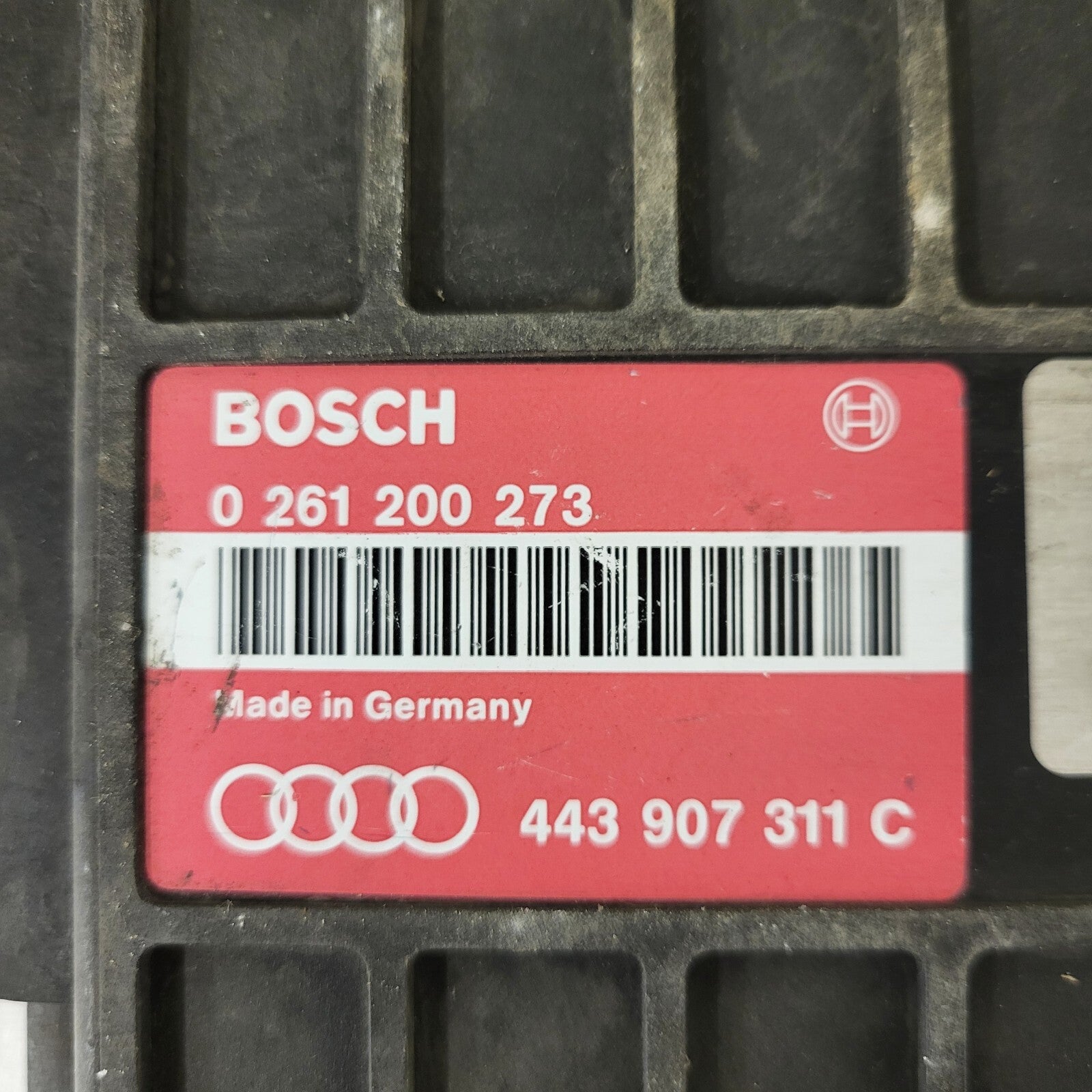 Audi 80 90 ECU / 0261200273 / 443907311C / BOSCH