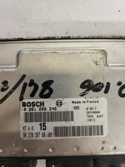 Peugeot Citroen ECU / 0261206246 / M7.4.4 / 9637838780 / BOSCH