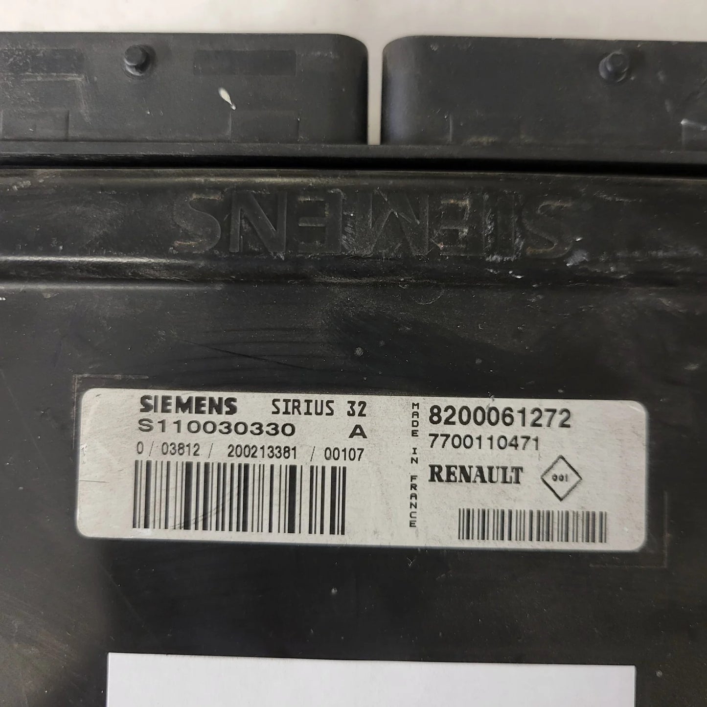 RENAULT KANGOO ECU / S110030330A / 8200061272 / 7700110471 / SIRIUS 32 / SIEMEN