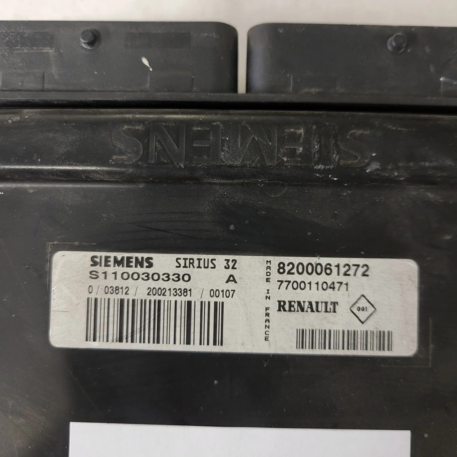 RENAULT KANGOO ECU / S110030330A / 8200061272 / 7700110471 / SIRIUS 32 / SIEMEN