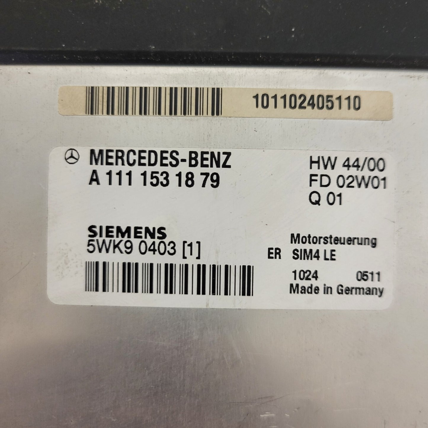 MERCEDES W203 ECU / A1111531879 / 5WK90403 / SIM4LE / SIEMENS