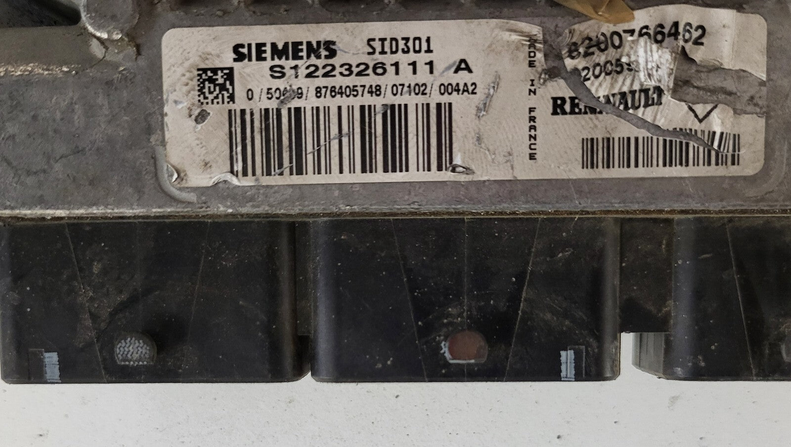 Renault ECU / S122326111A / S122326111 A / 8200766462 /8200592611 / SIEMENS