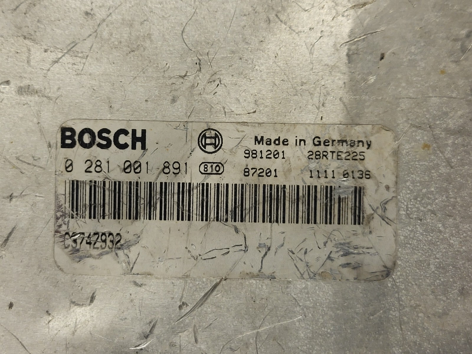 ALFA ROMEO 156 ECU / 0281001891 / C374Z932 / BOSCH