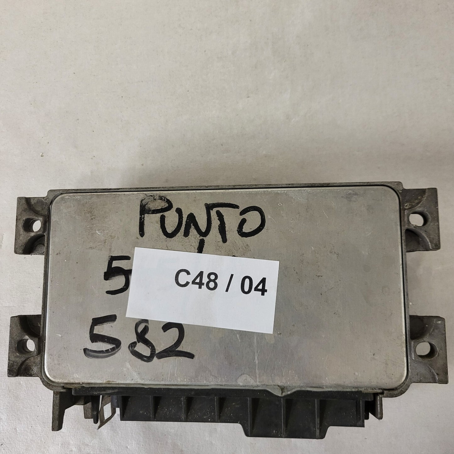 Fiat Punto 1.1 ECU / 46467018 / IAW 16F.EB / 61602.063.02 / MAGNETI MARELLI