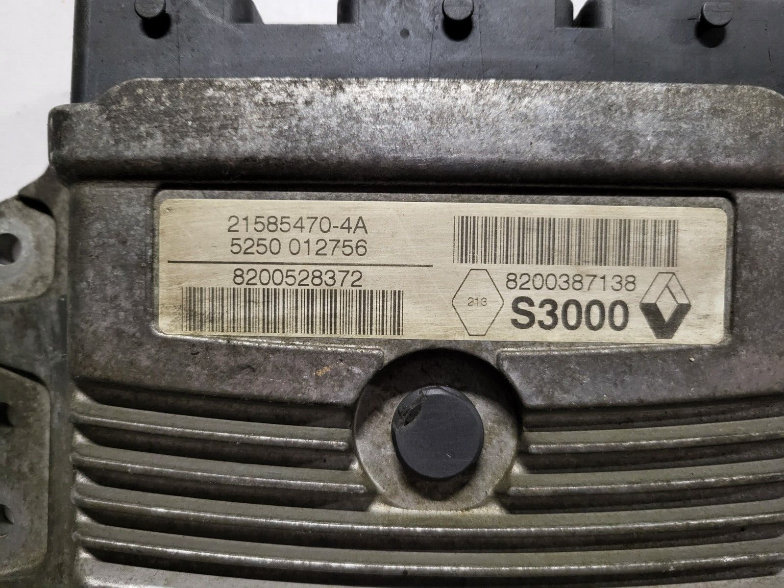 Renault S3000 ECU / 21585470-4A / 8200387138 / 8200528372