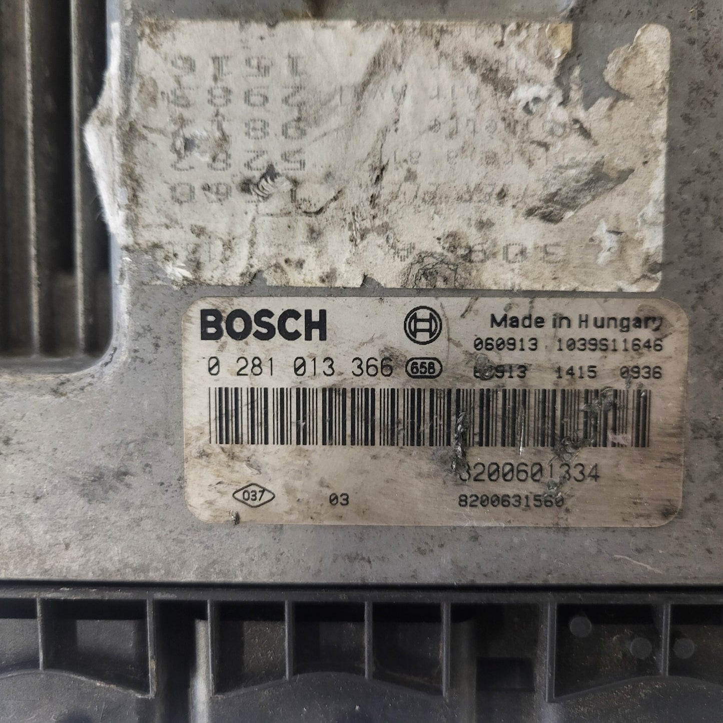 Renault Megane Scenic ECU / 0281013366 / 8200601334 / 8200631560 / BOSCH-