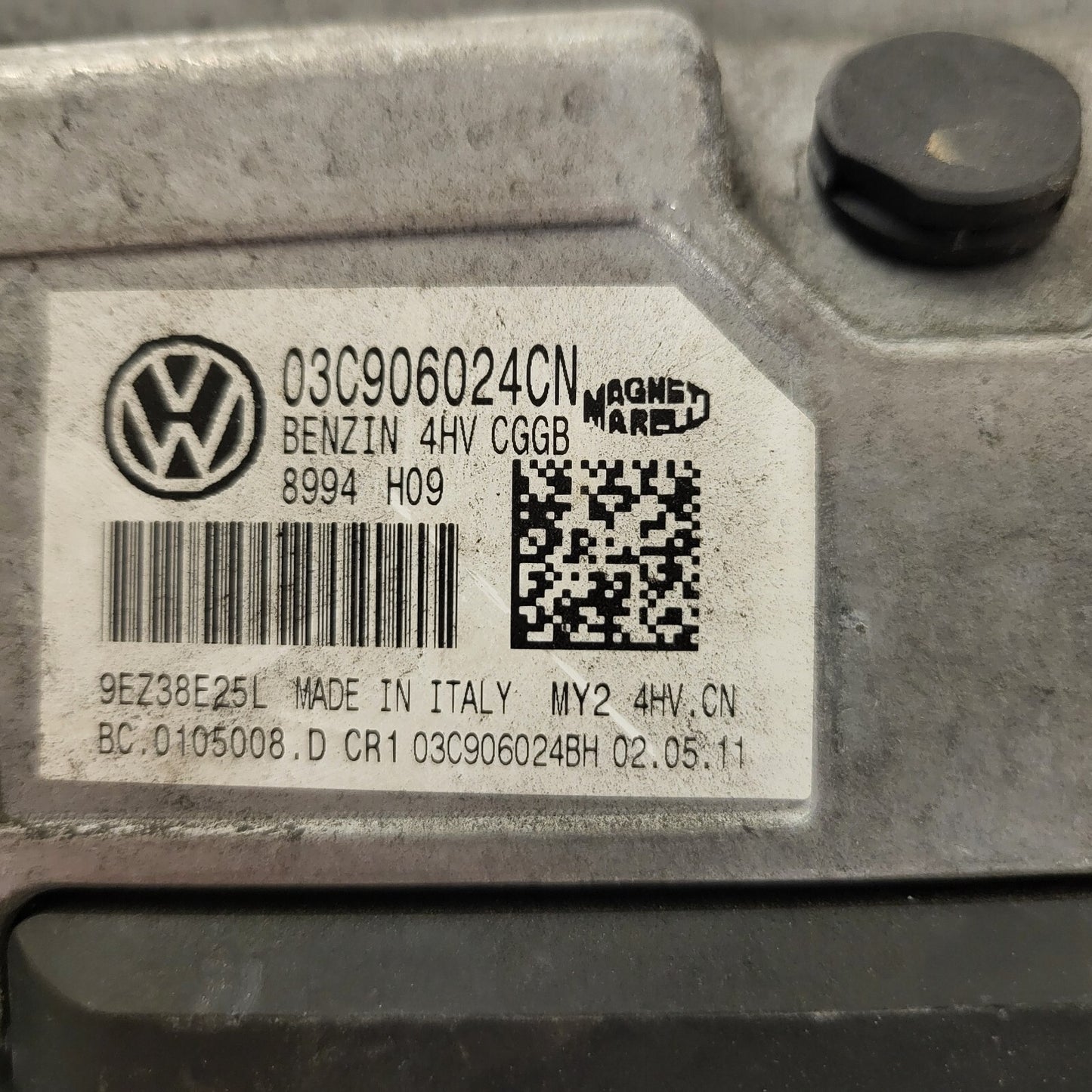 VW POLO 6R ECU / 03C906024CN / 4HV CGGB / MY2 4HV.CN / MAGNETI MARELLI