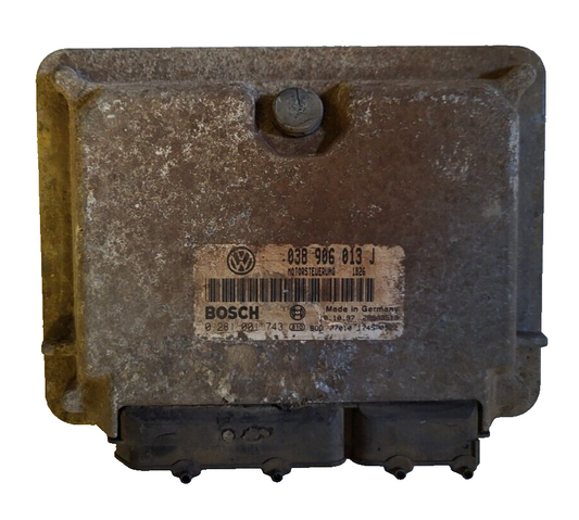 VW ECU / 038906013J / 0281001743 / BOSCH